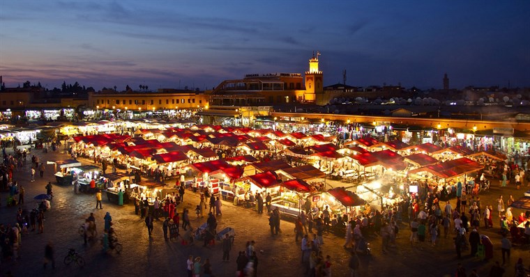 plaza_jemaa_el_fna_atardecer_marrakech