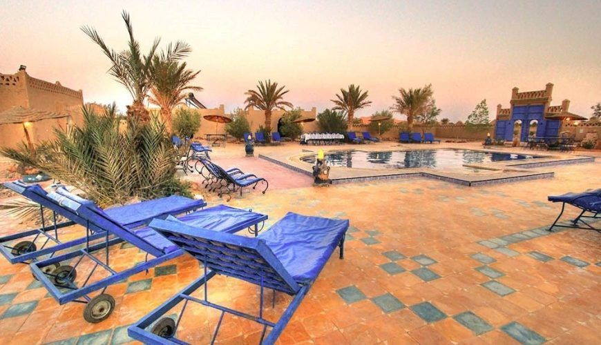 Piscina e instalaciones del Hotel Ksar Bicha Merzouga.