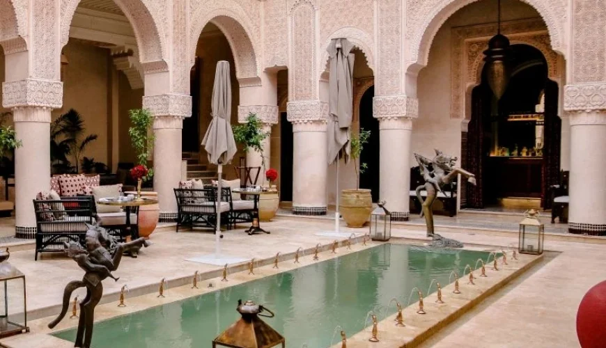 Riad Al Makan Fez: Tu alojamiento en el corazón de la medina