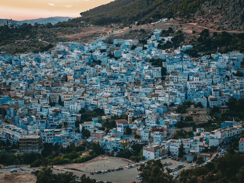 Chefchaouen es una ciudad completamente azul que se esconde entre las montañas del Rif