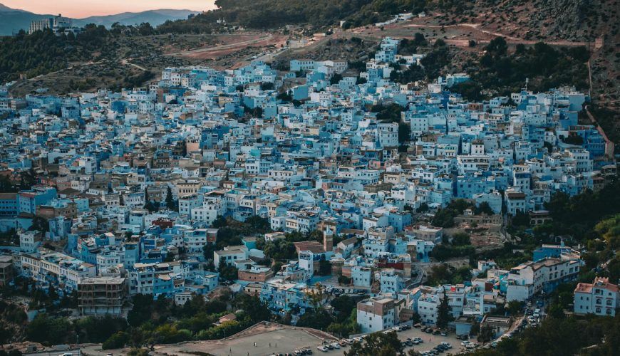 Chefchaouen es una ciudad completamente azul que se esconde entre las montañas del Rif