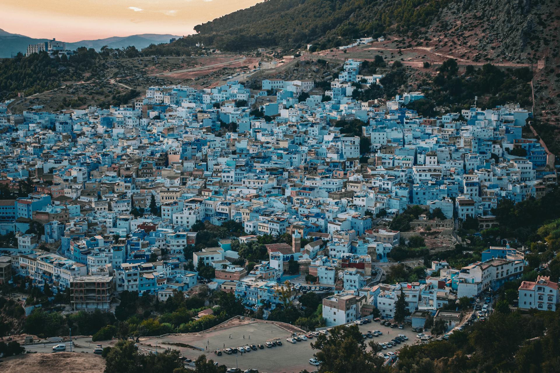 Chefchaouen es una ciudad completamente azul que se esconde entre las montañas del Rif