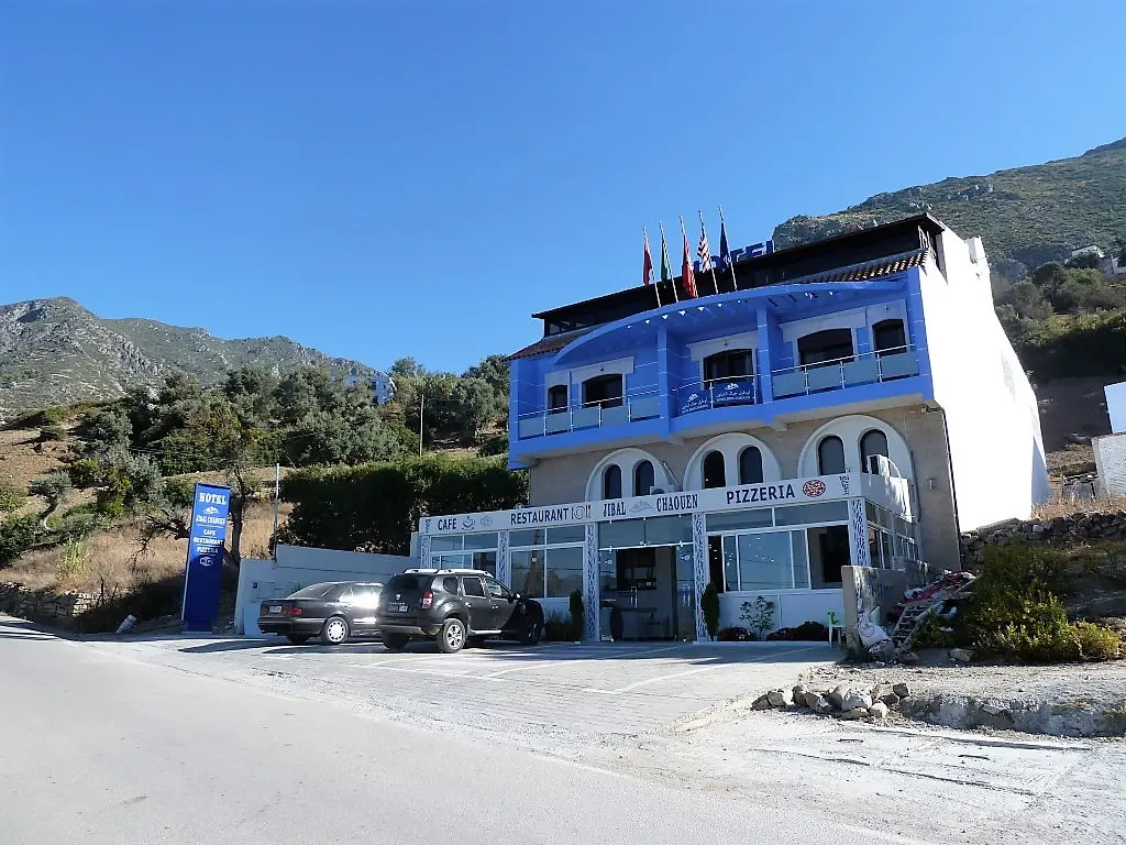 Fachada del Hotel Jibal en Chefchaouen