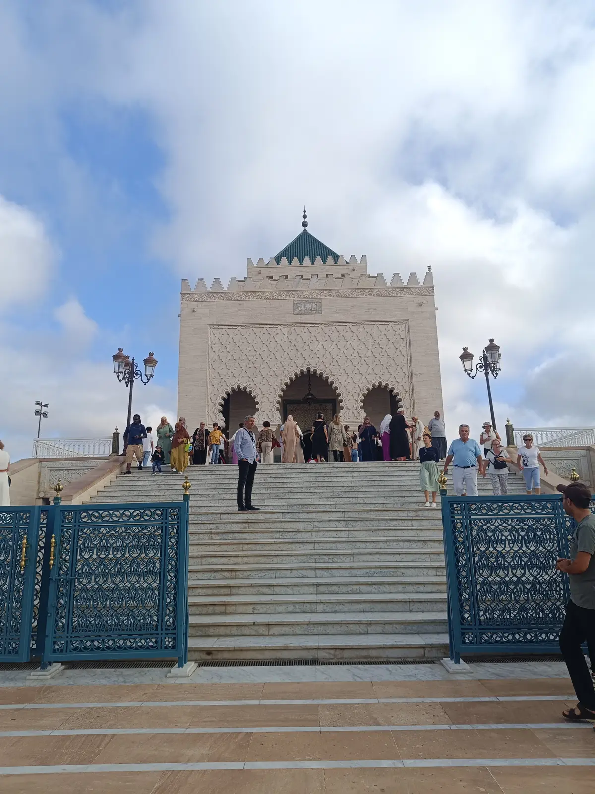 DÍA 1: TARIFA - TÁNGER - RABAT - MARRAKECH