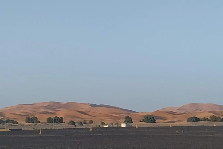 Jaimas de un campamento junto a las dunas de Merzouga